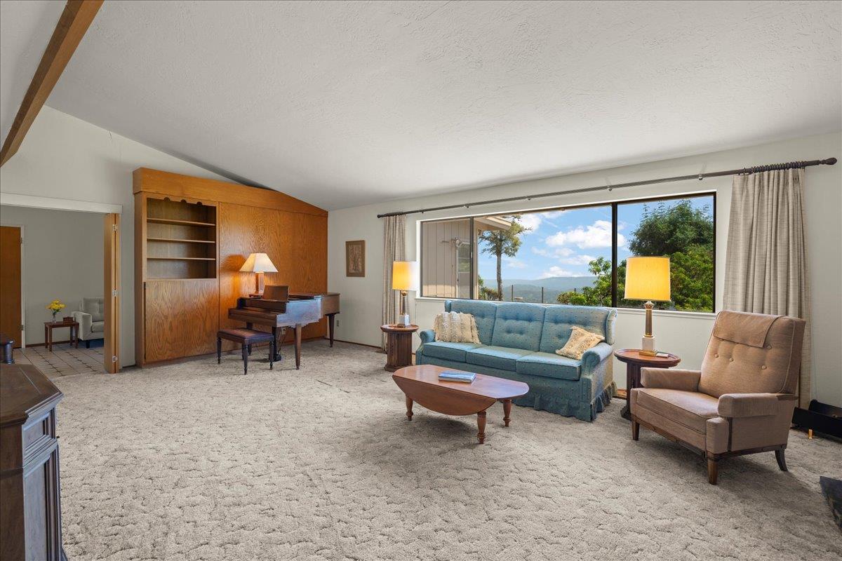 18584 Favre Ridge Road