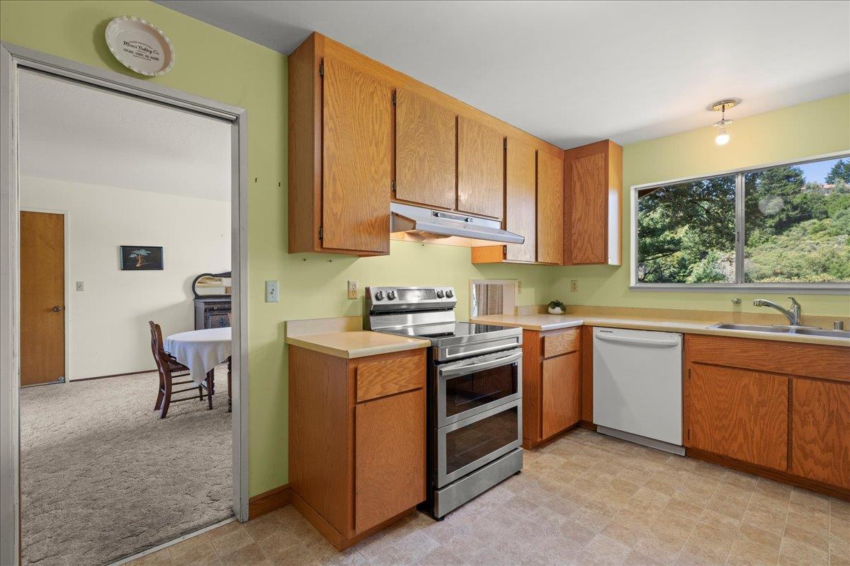 18584 Favre Ridge Road