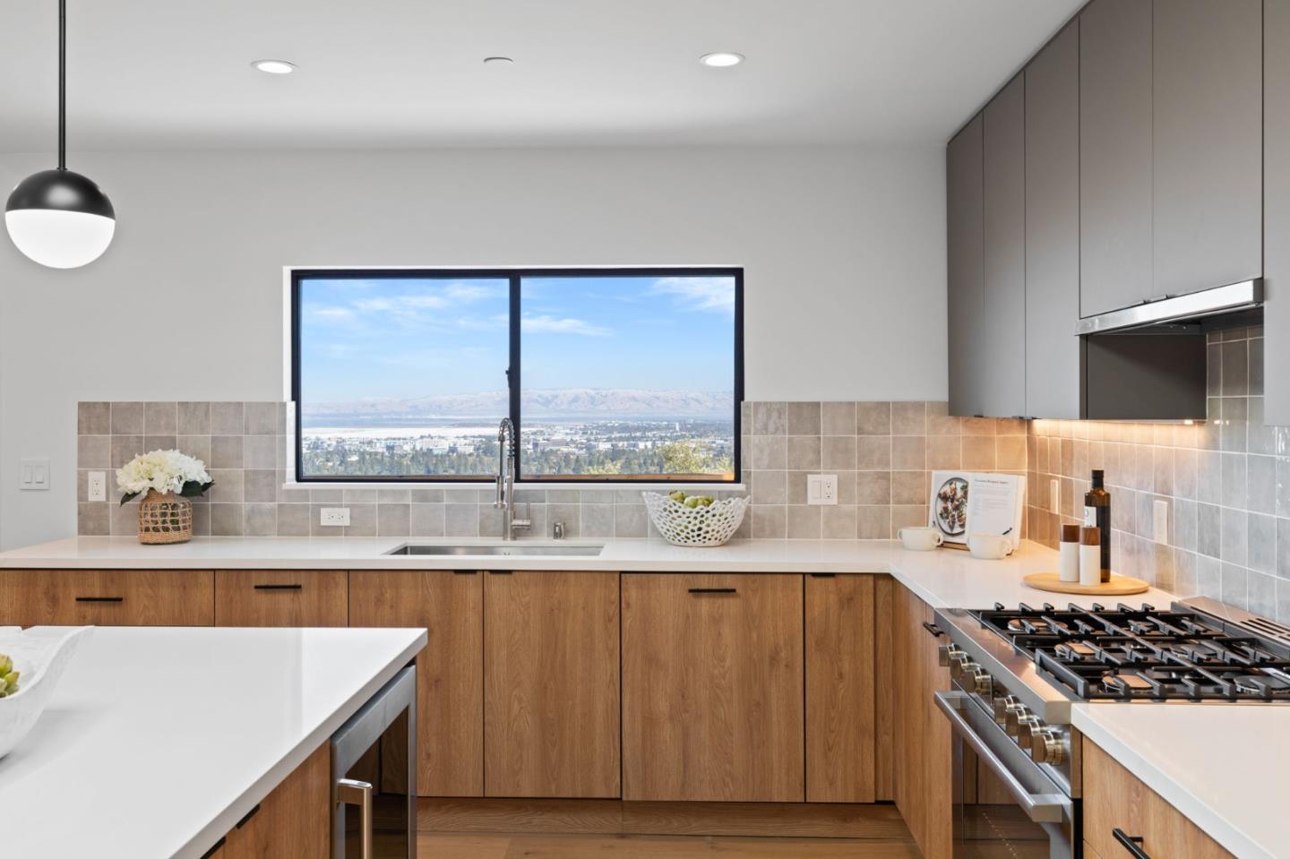 760 Loma Court