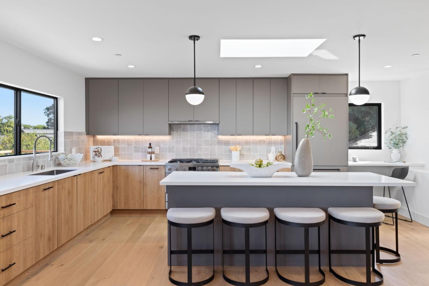 760 Loma Court