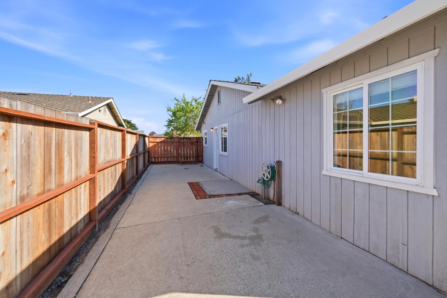 2027 Koopmans Avenue