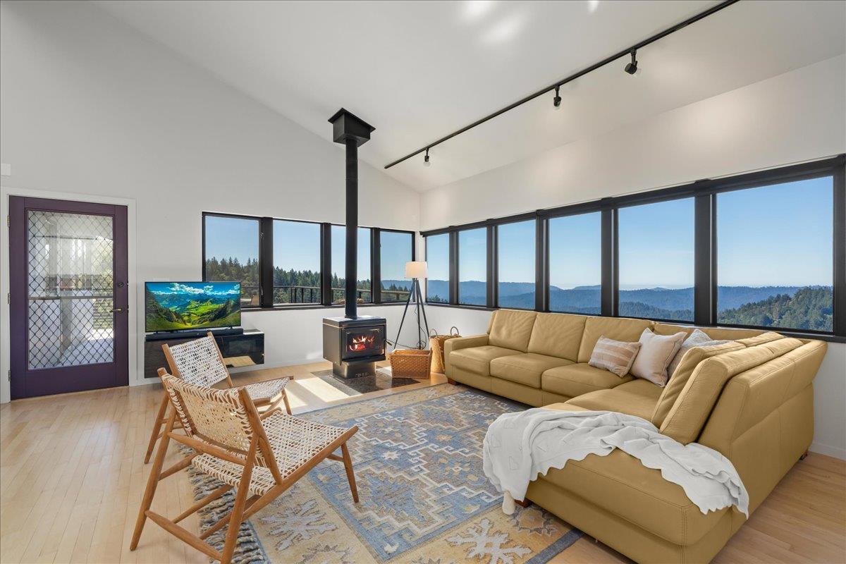 12336 Indian Rock Way