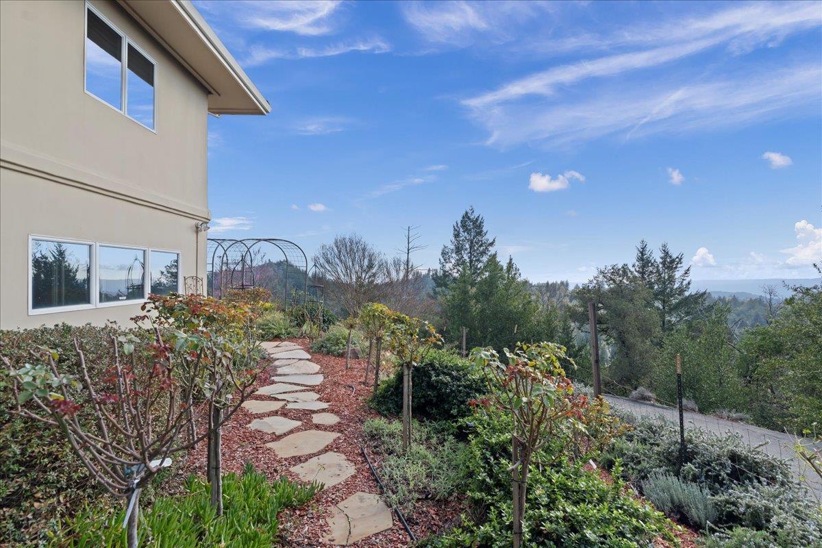 19975 Skyline Boulevard