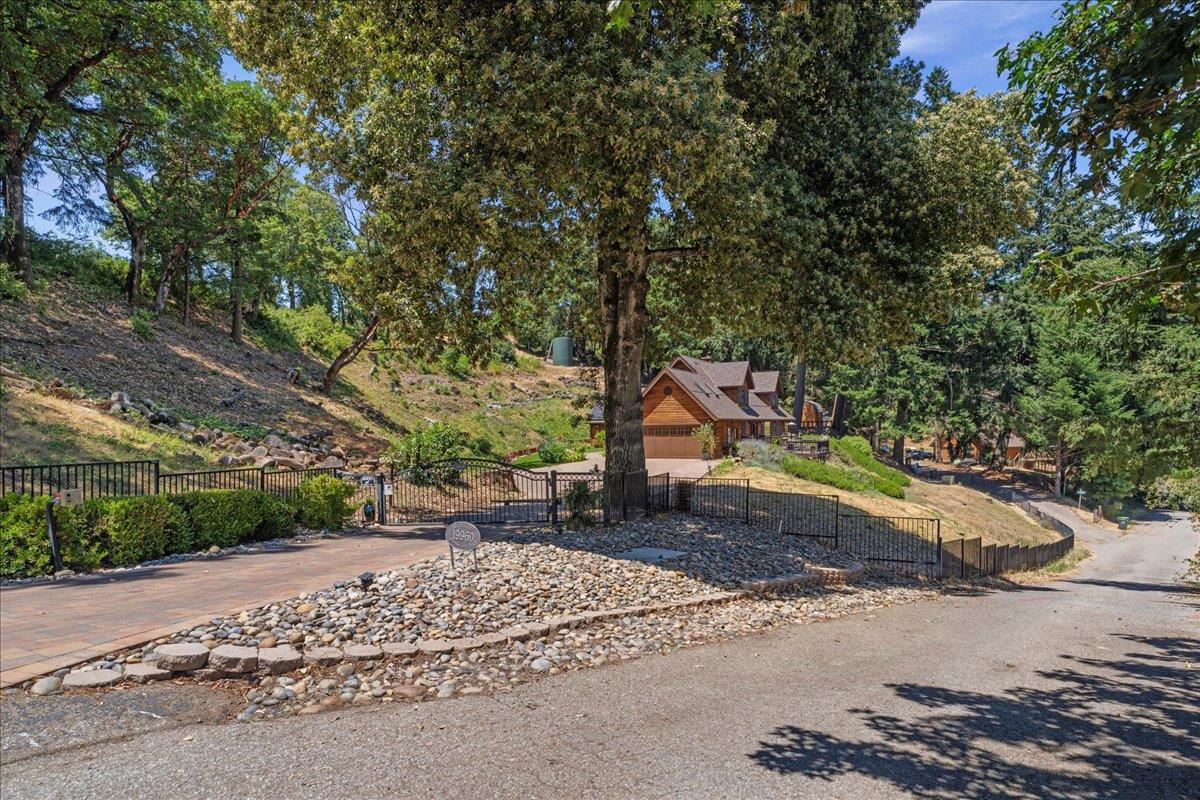 19960 Skyline Boulevard