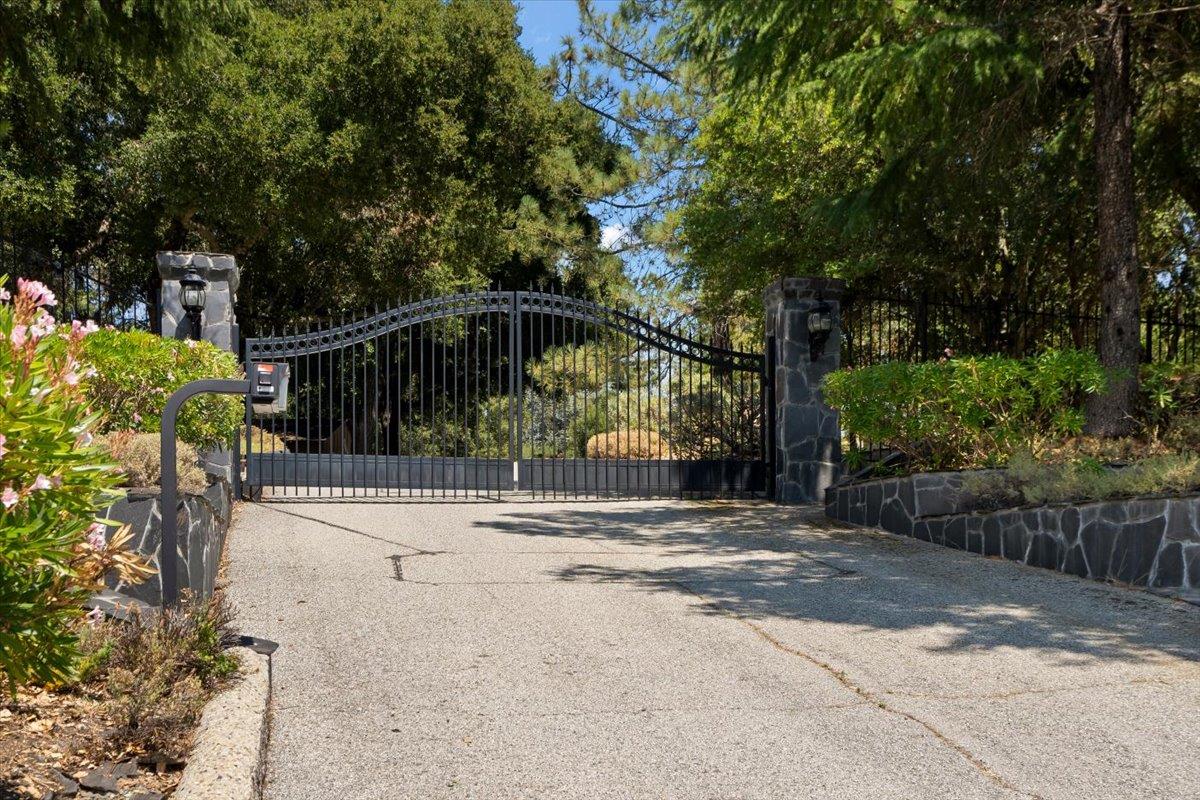 19465 Montevina RD