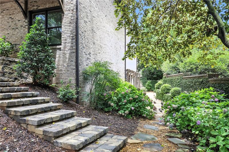 400 Mabry Place