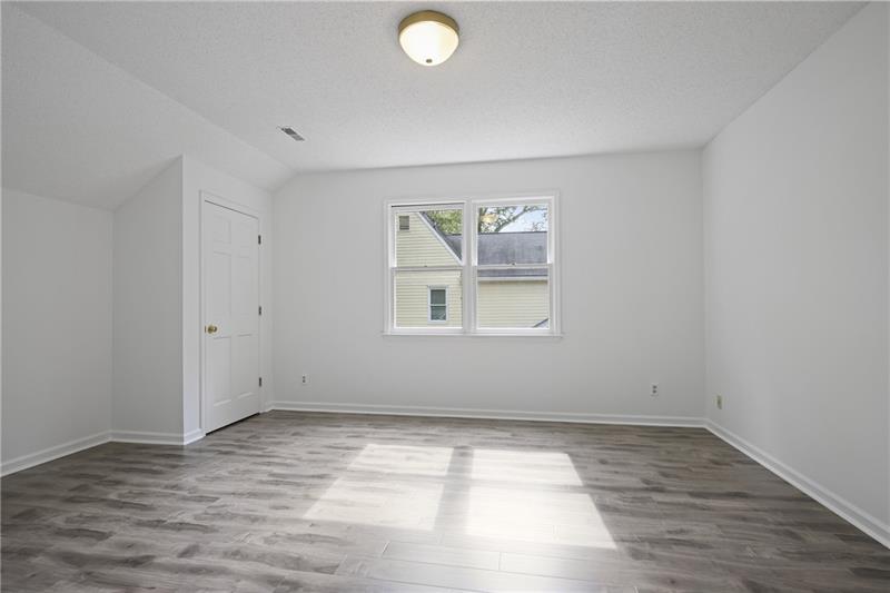 402 Green Lane