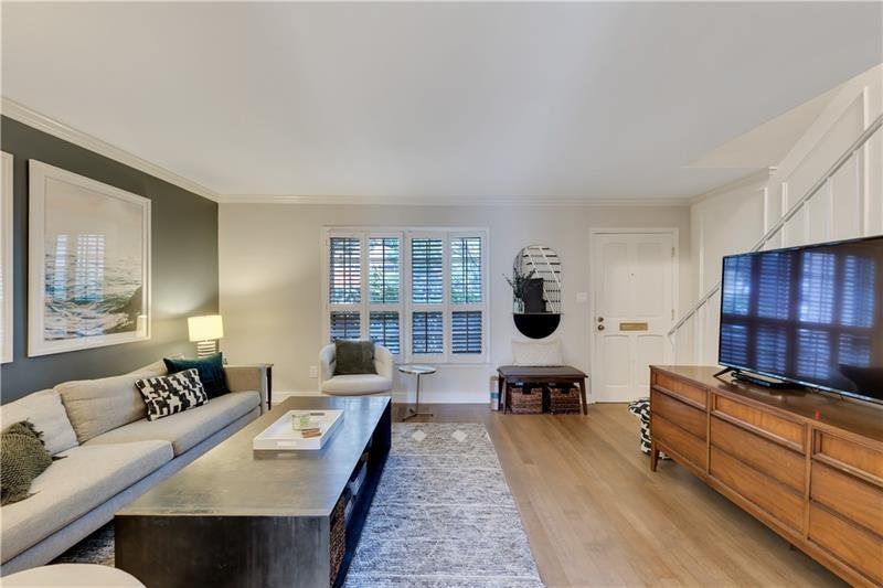 10 Vista Square NW