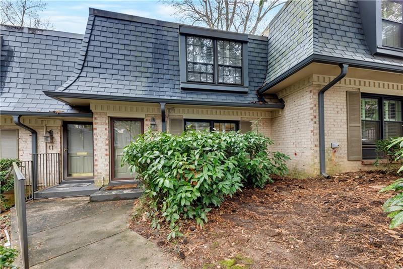 10 Vista Square NW