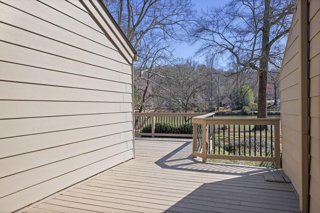 4092 Columns Drive