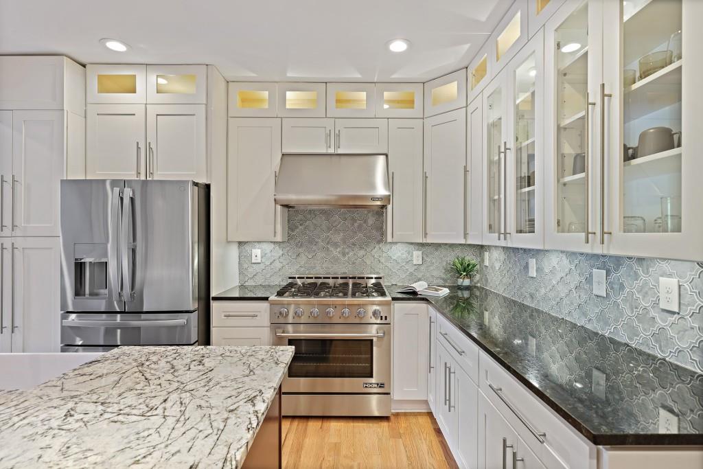 4092 Columns Drive