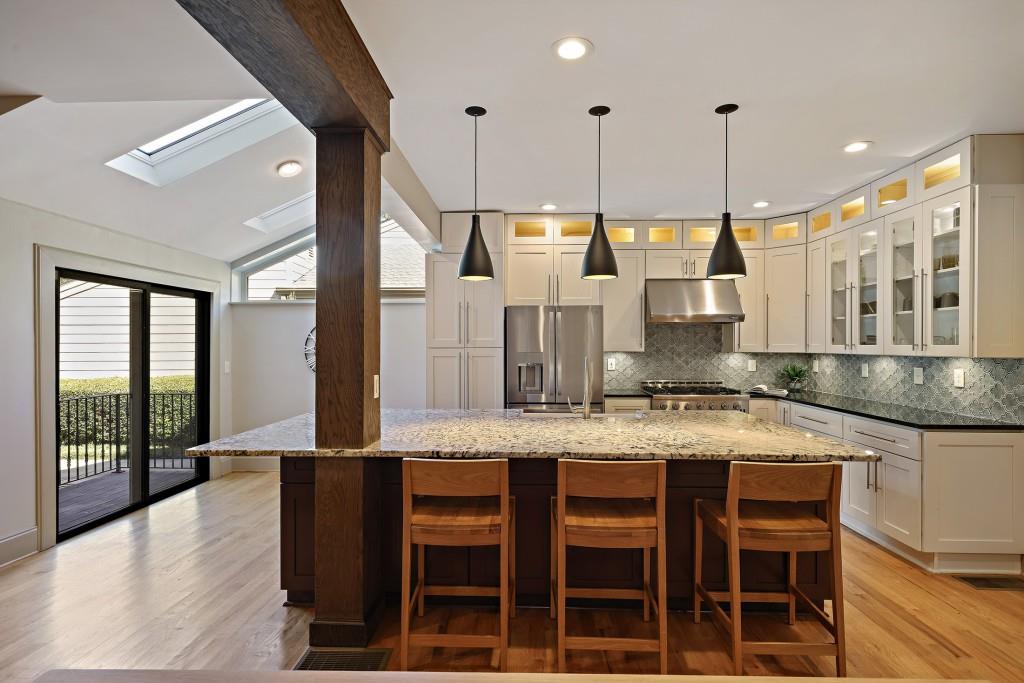 4092 Columns Drive