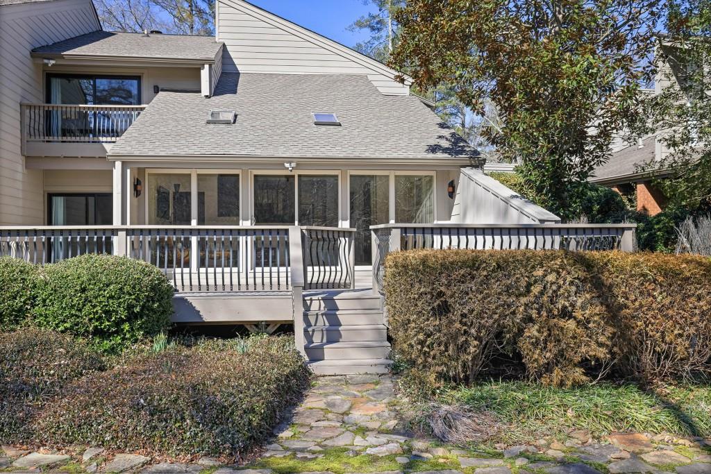 4092 Columns Drive