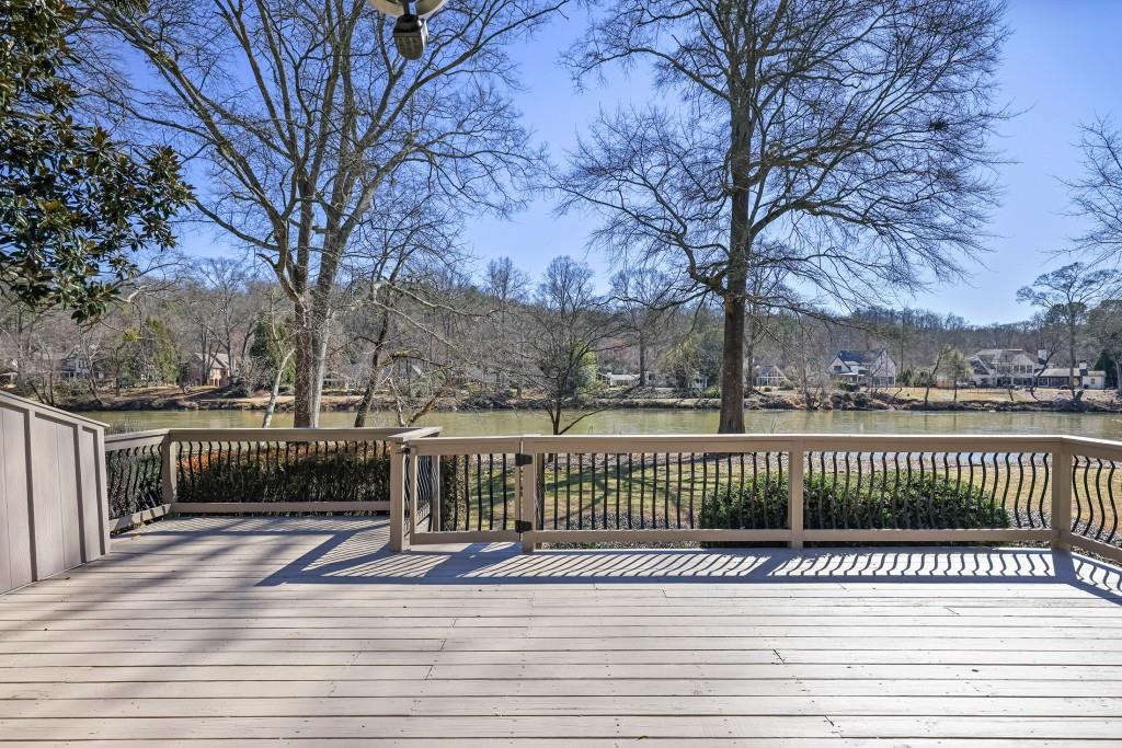 4092 Columns Drive