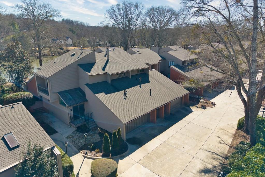 4092 Columns Drive