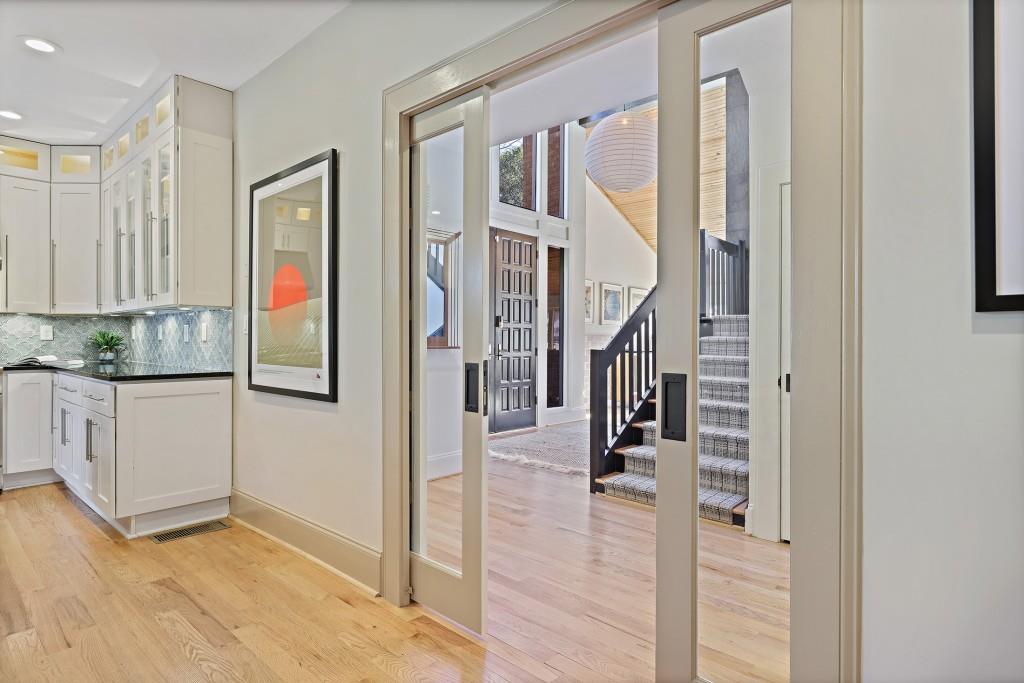 4092 Columns Drive
