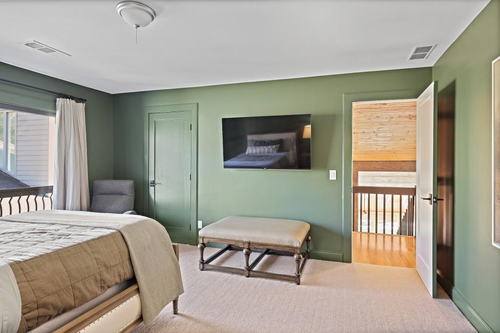 4092 Columns Drive