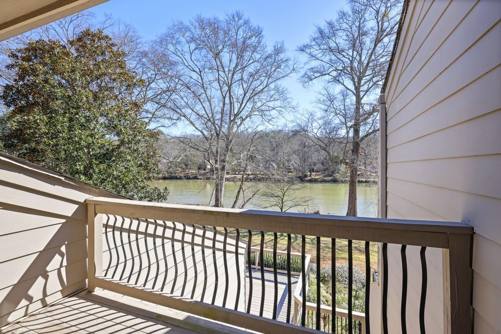 4092 Columns Drive