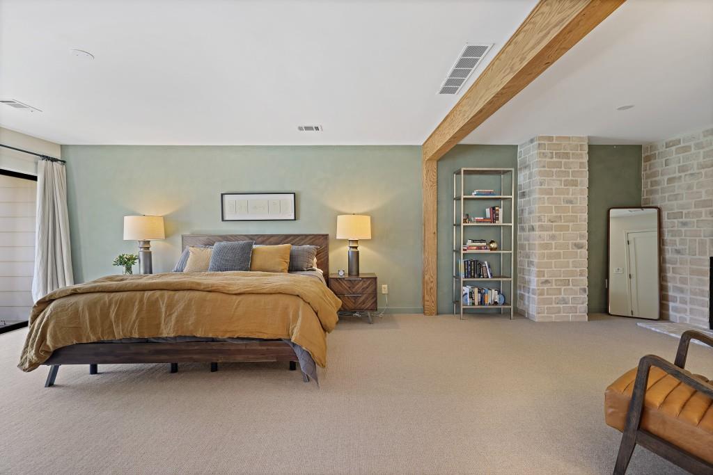 4092 Columns Drive