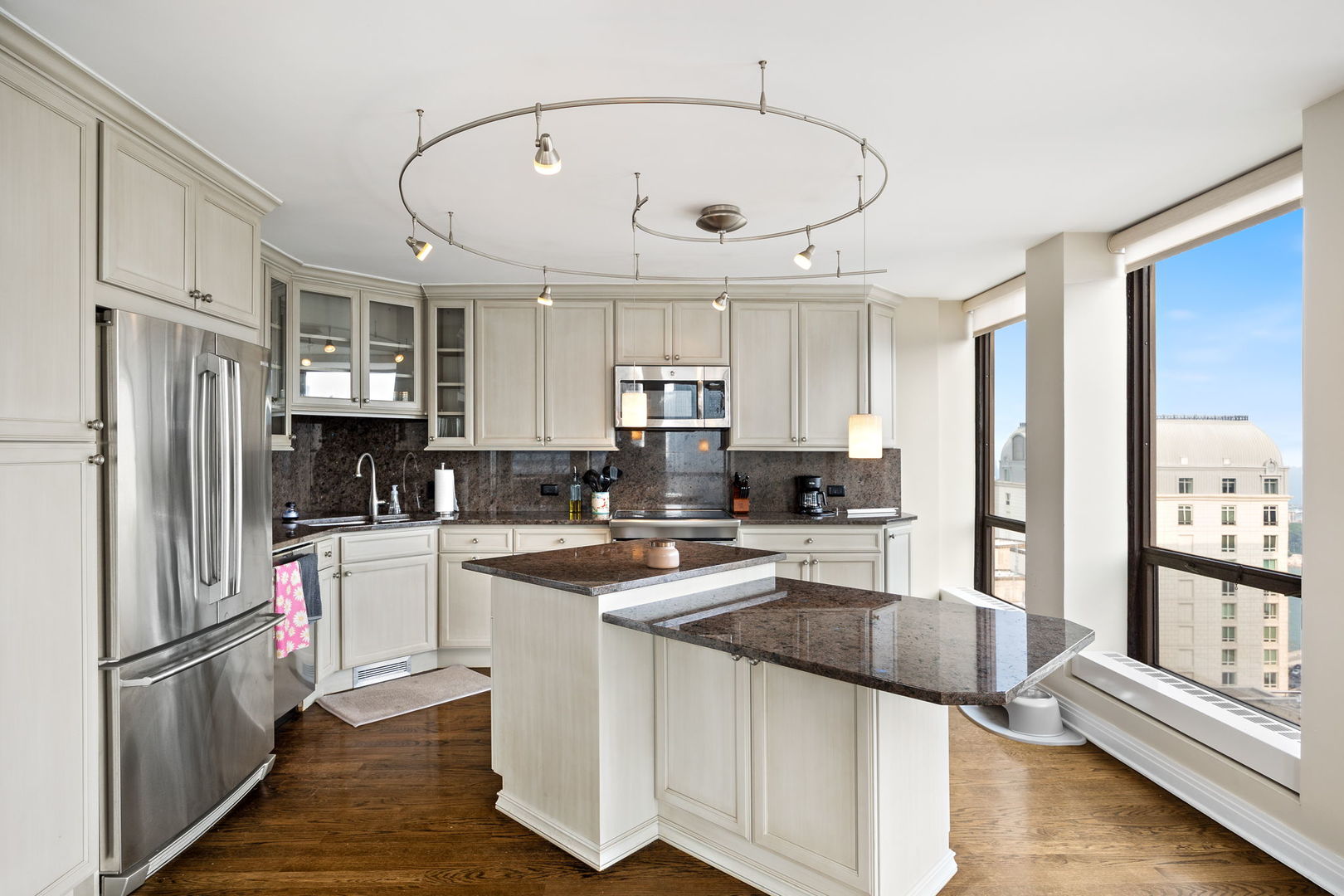 260 E Chestnut Street Unit: 3501