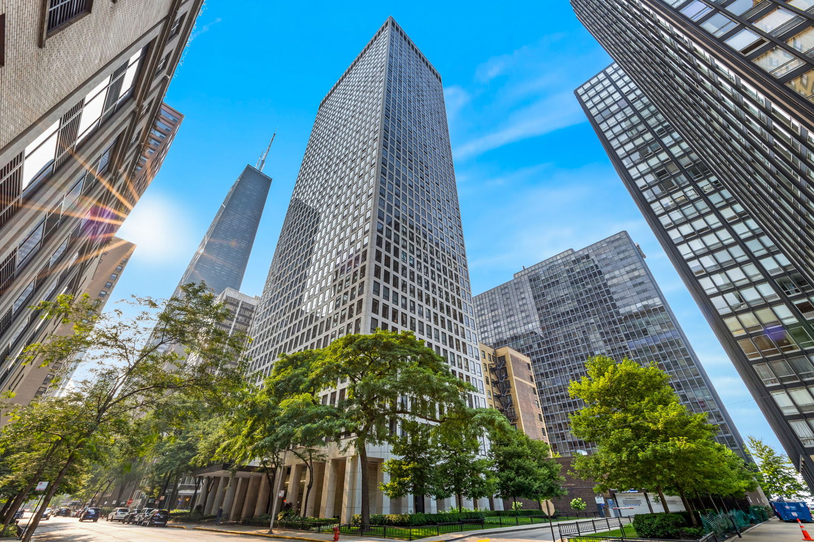 260 E Chestnut Street Unit: 3501