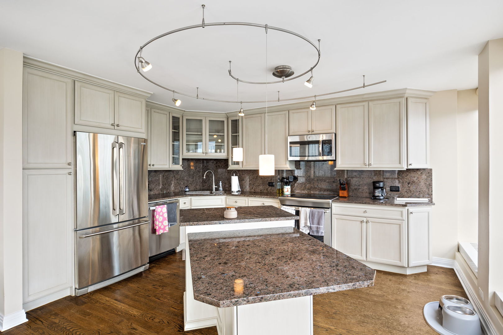 260 E Chestnut Street Unit: 3501