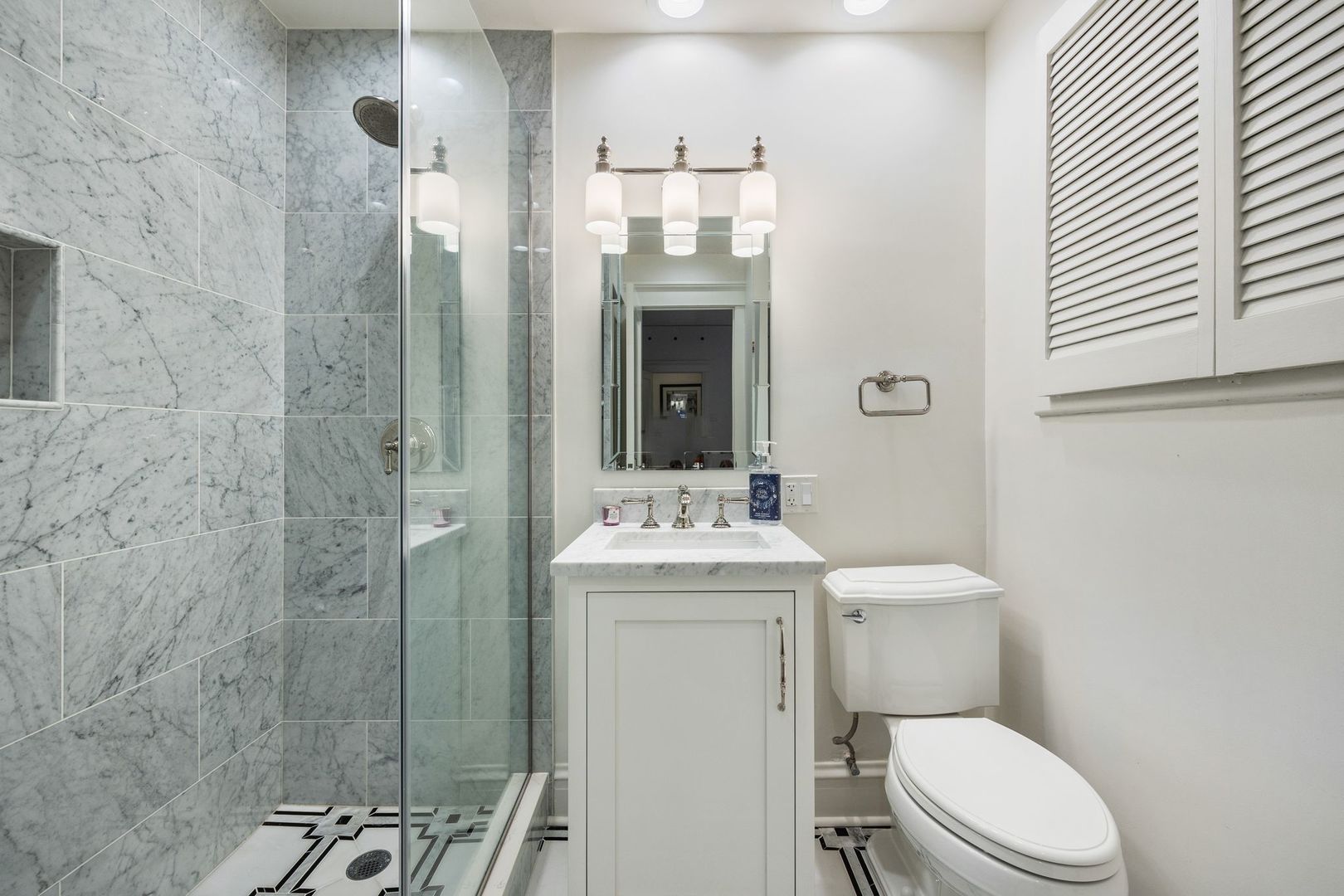 222 E Chestnut Street Unit: 10B