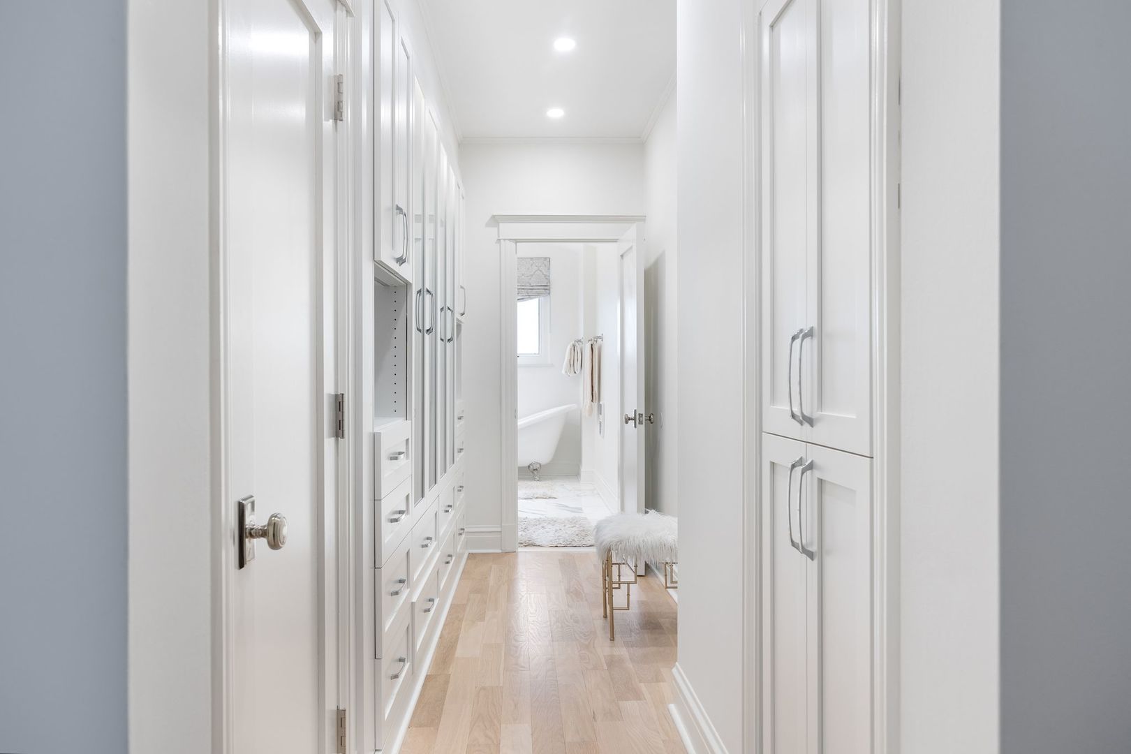 222 E Chestnut Street Unit: 10B