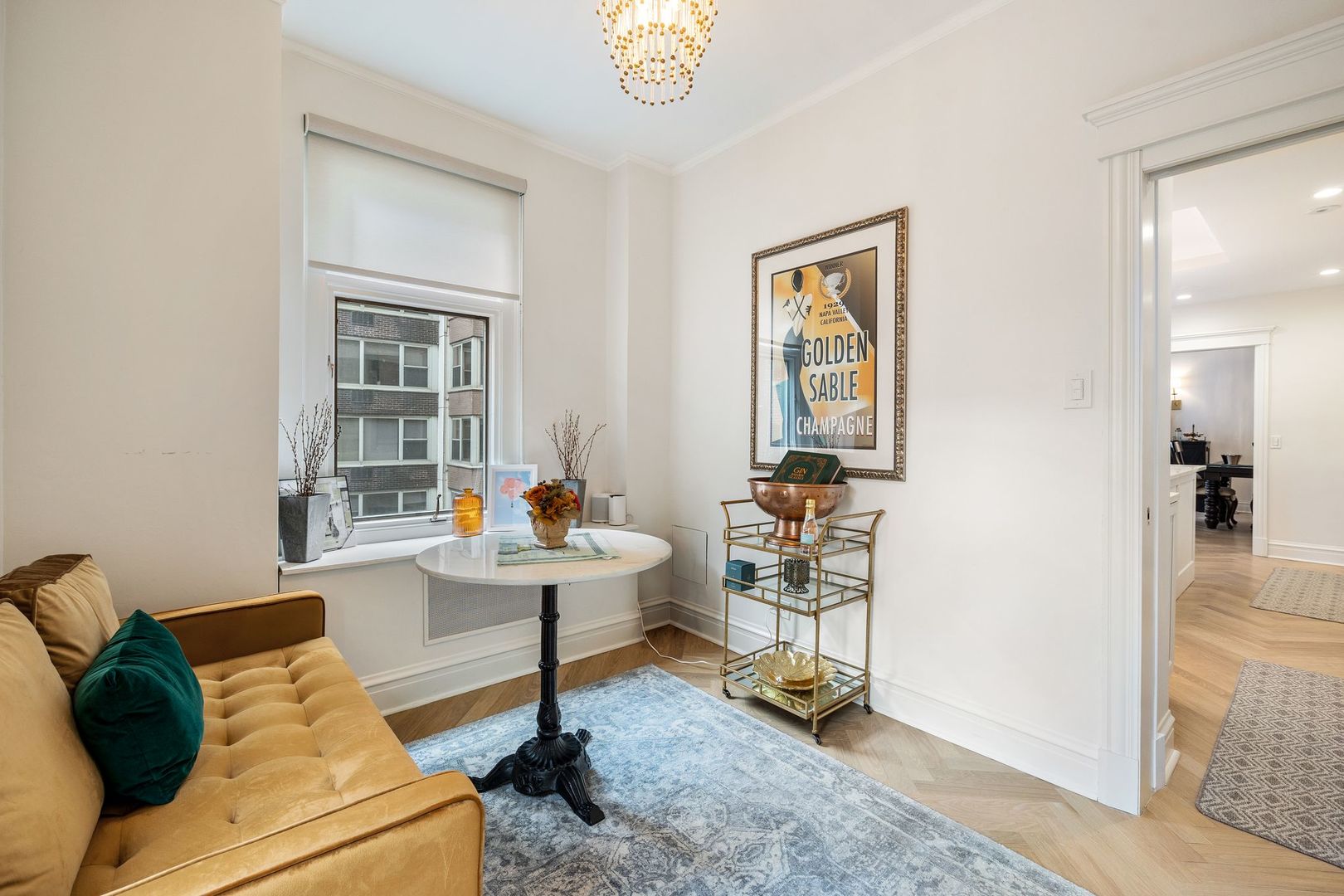 222 E Chestnut Street Unit: 10B