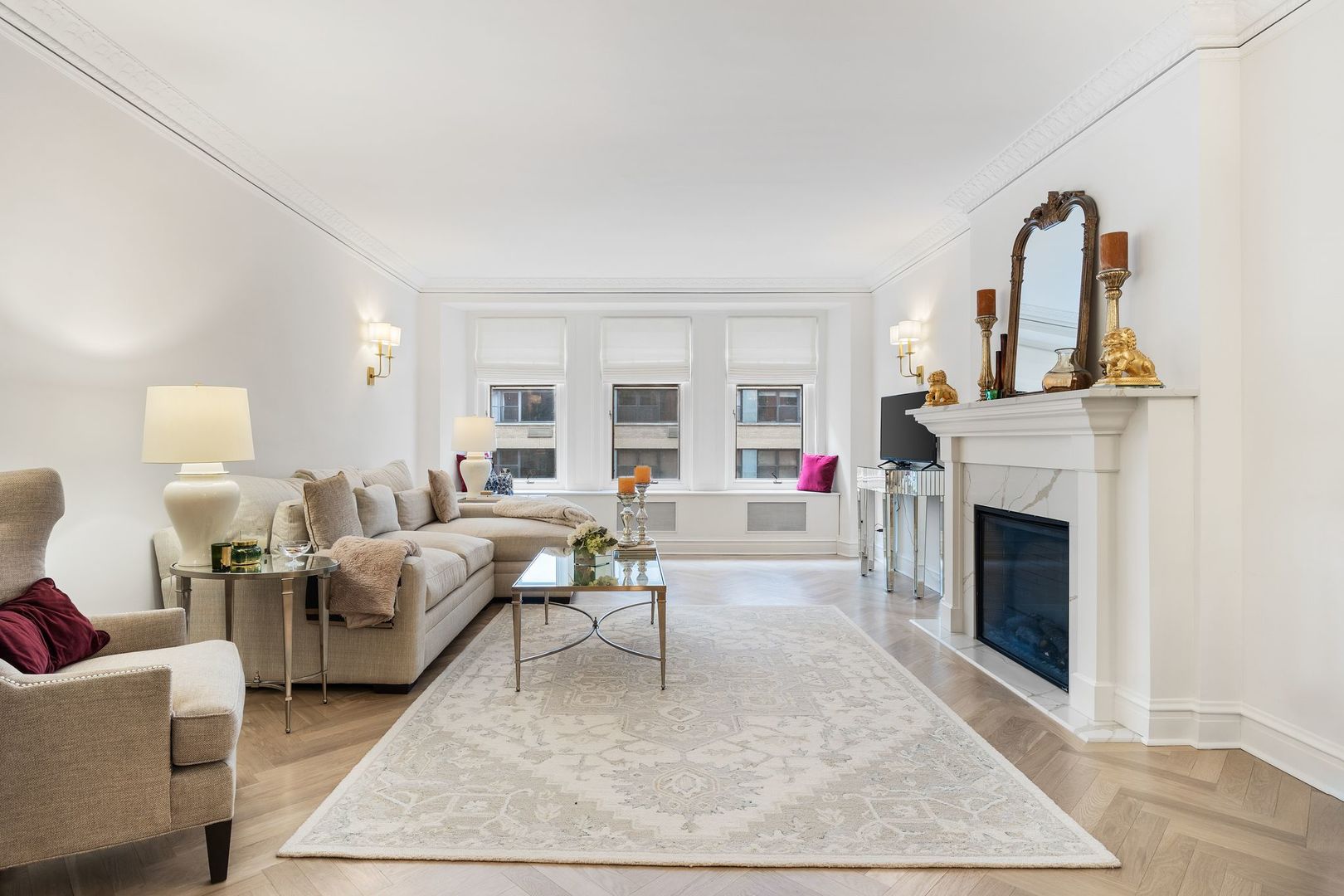222 E Chestnut Street Unit: 10B