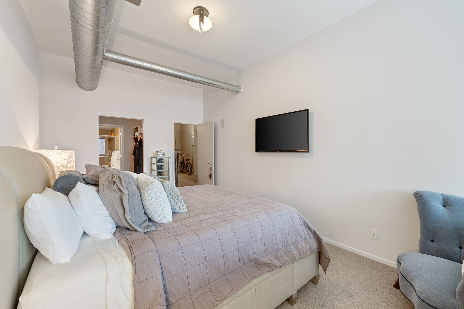 1530 S State Street Unit: 1011