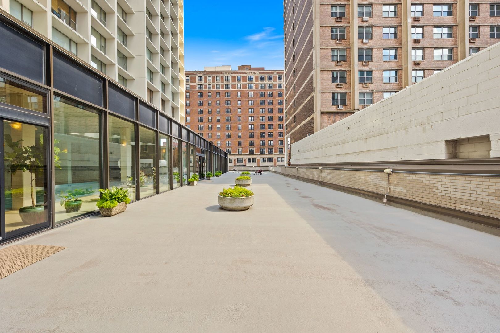 3200 N Lake Shore Drive Unit: 1011