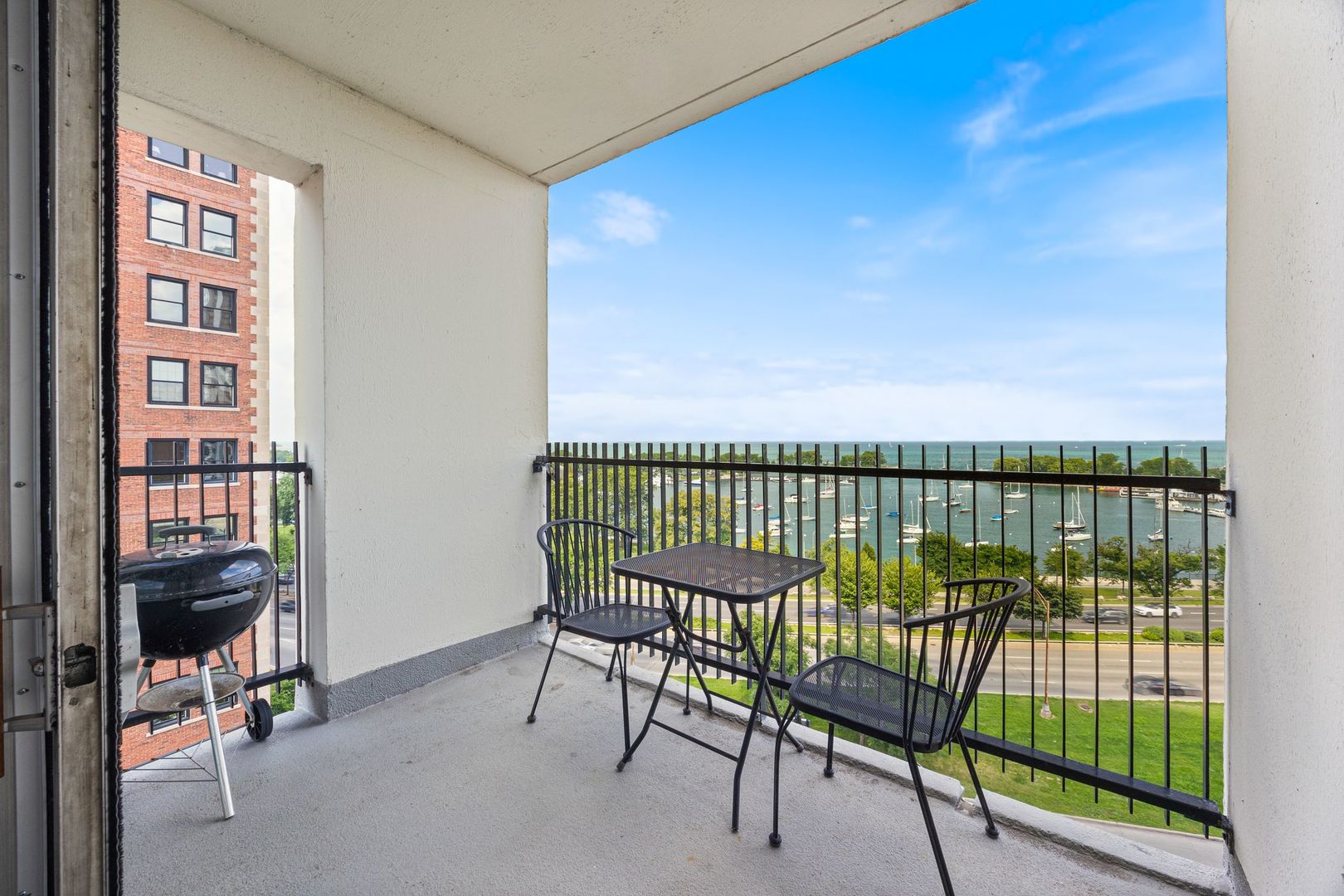 3200 N Lake Shore Drive Unit: 1011