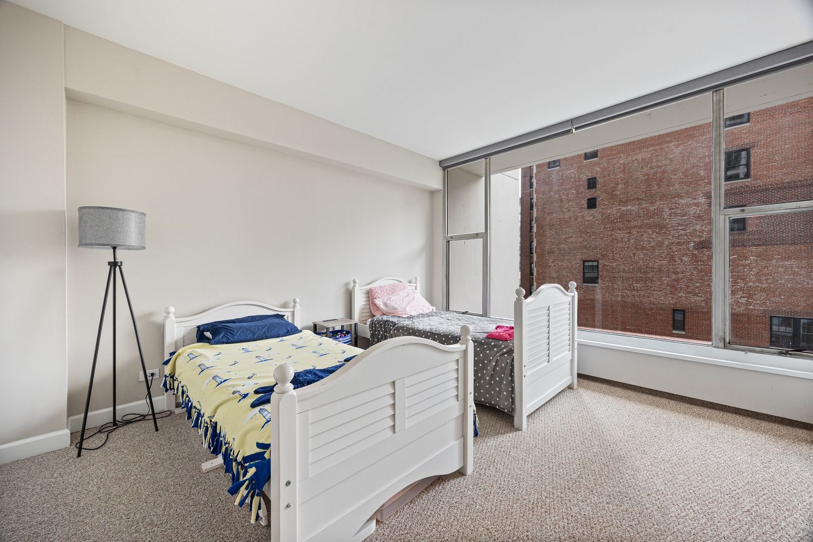 3200 N Lake Shore Drive Unit: 1011