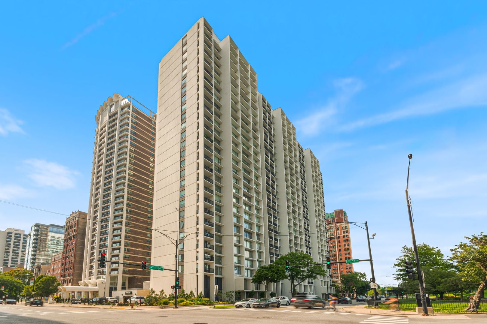 3200 N Lake Shore Drive Unit: 1011