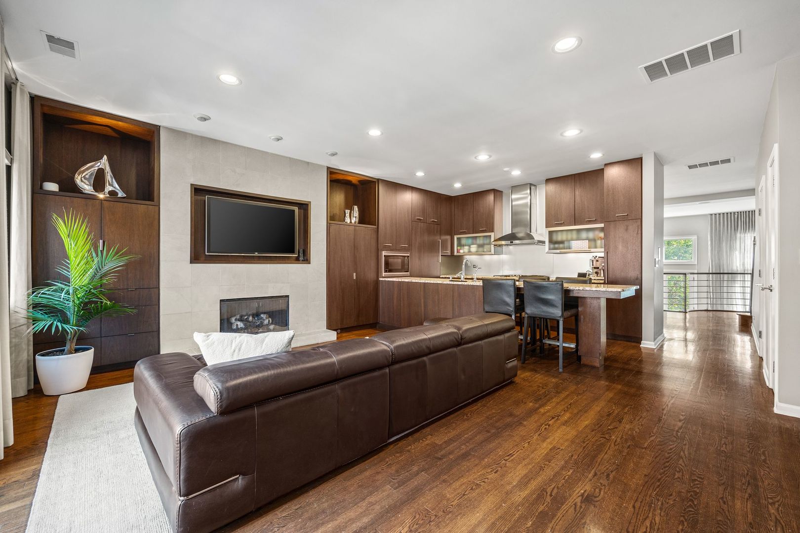 434 W ARMITAGE Avenue W Unit: B