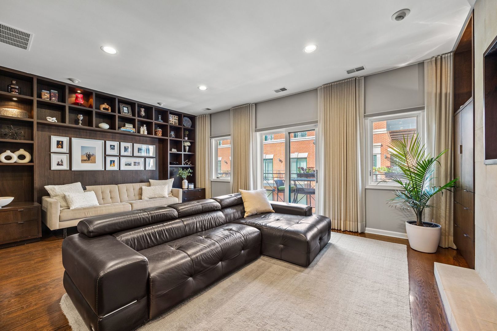 434 W ARMITAGE Avenue W Unit: B