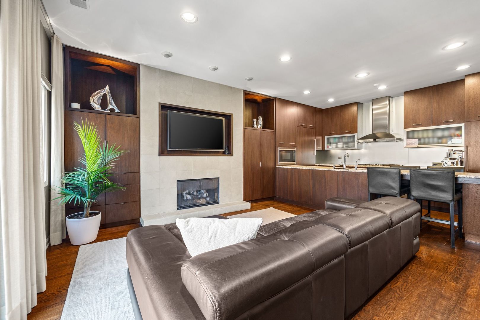 434 W ARMITAGE Avenue W Unit: B