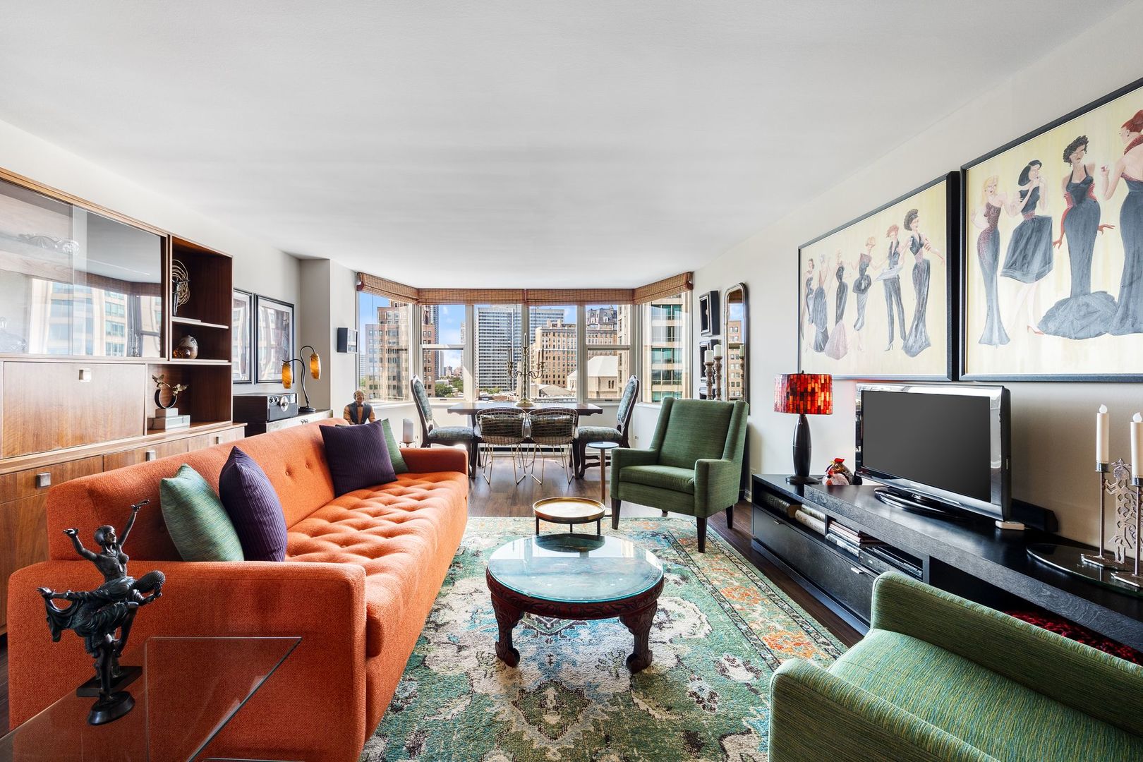 525 W Hawthorne Place Unit: 1002