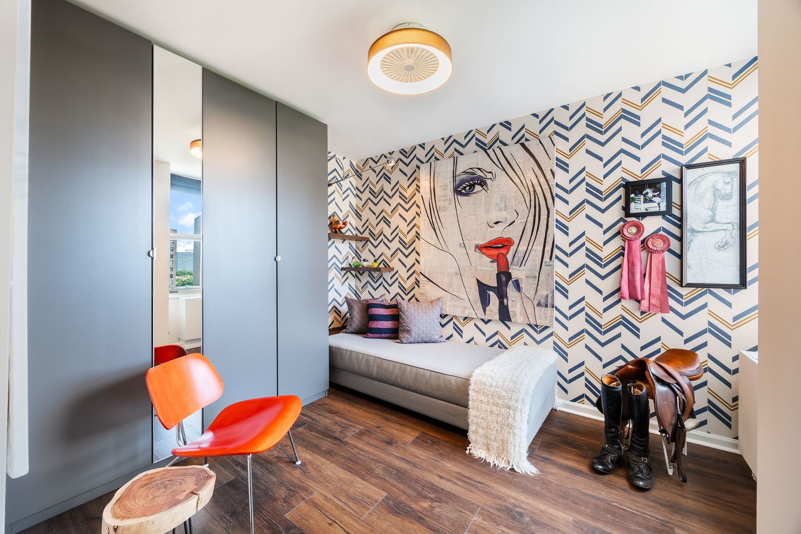 525 W Hawthorne Place Unit: 1002