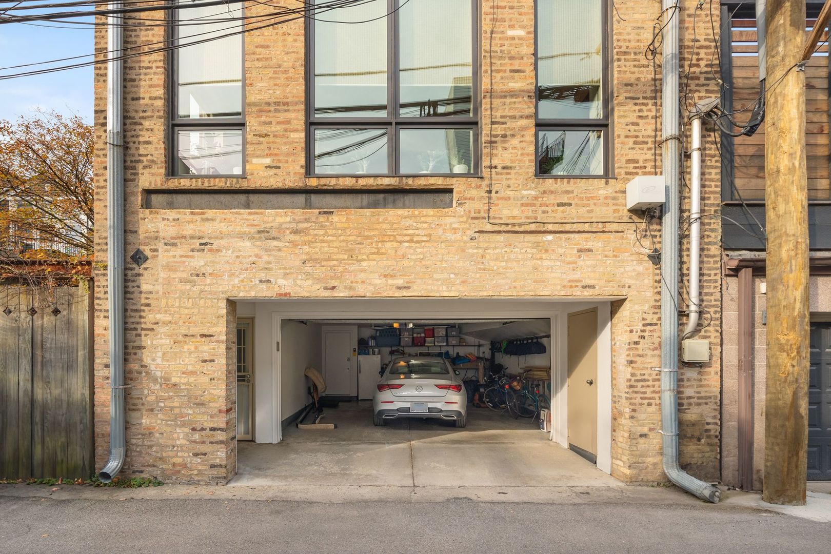 1947 N Kenmore Avenue Unit: EAST