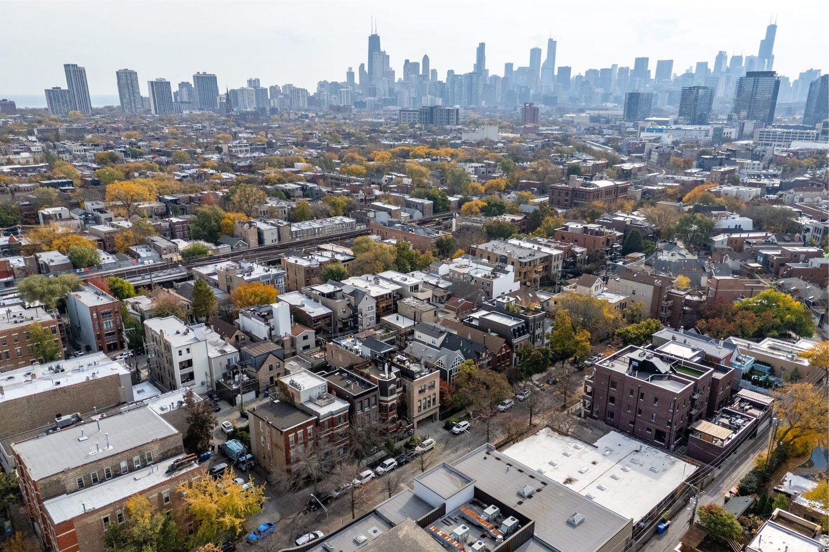 1947 N Kenmore Avenue Unit: EAST