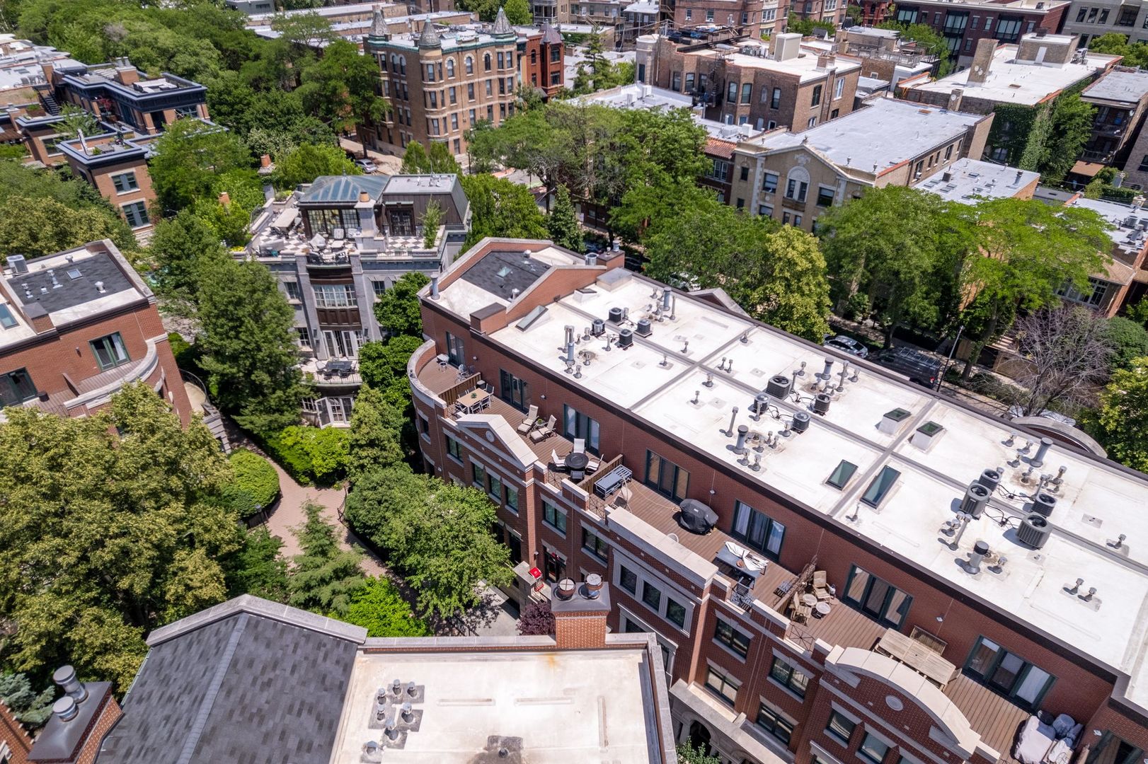 2030 N Sedgwick Street Unit: J