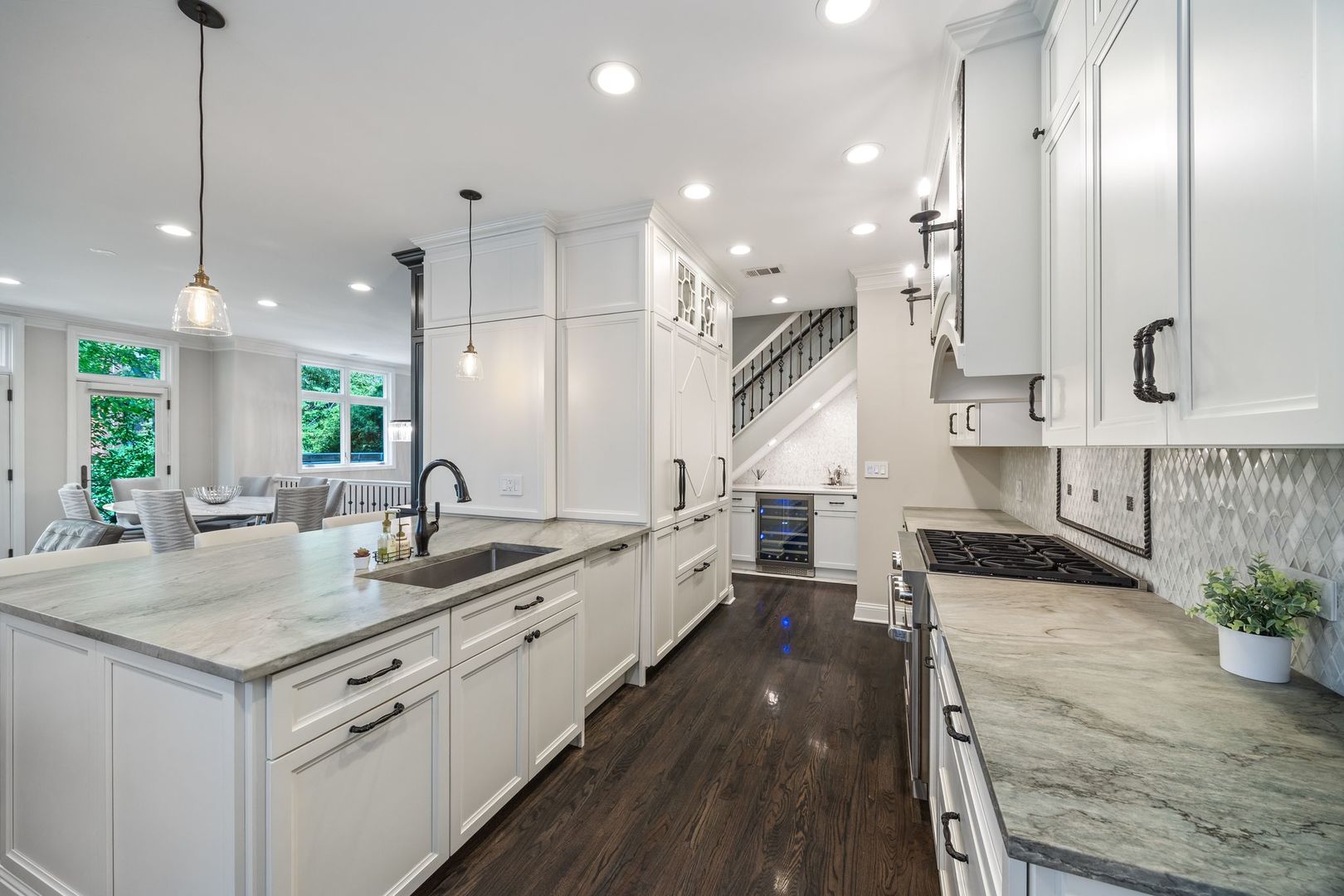 2030 N Sedgwick Street Unit: J