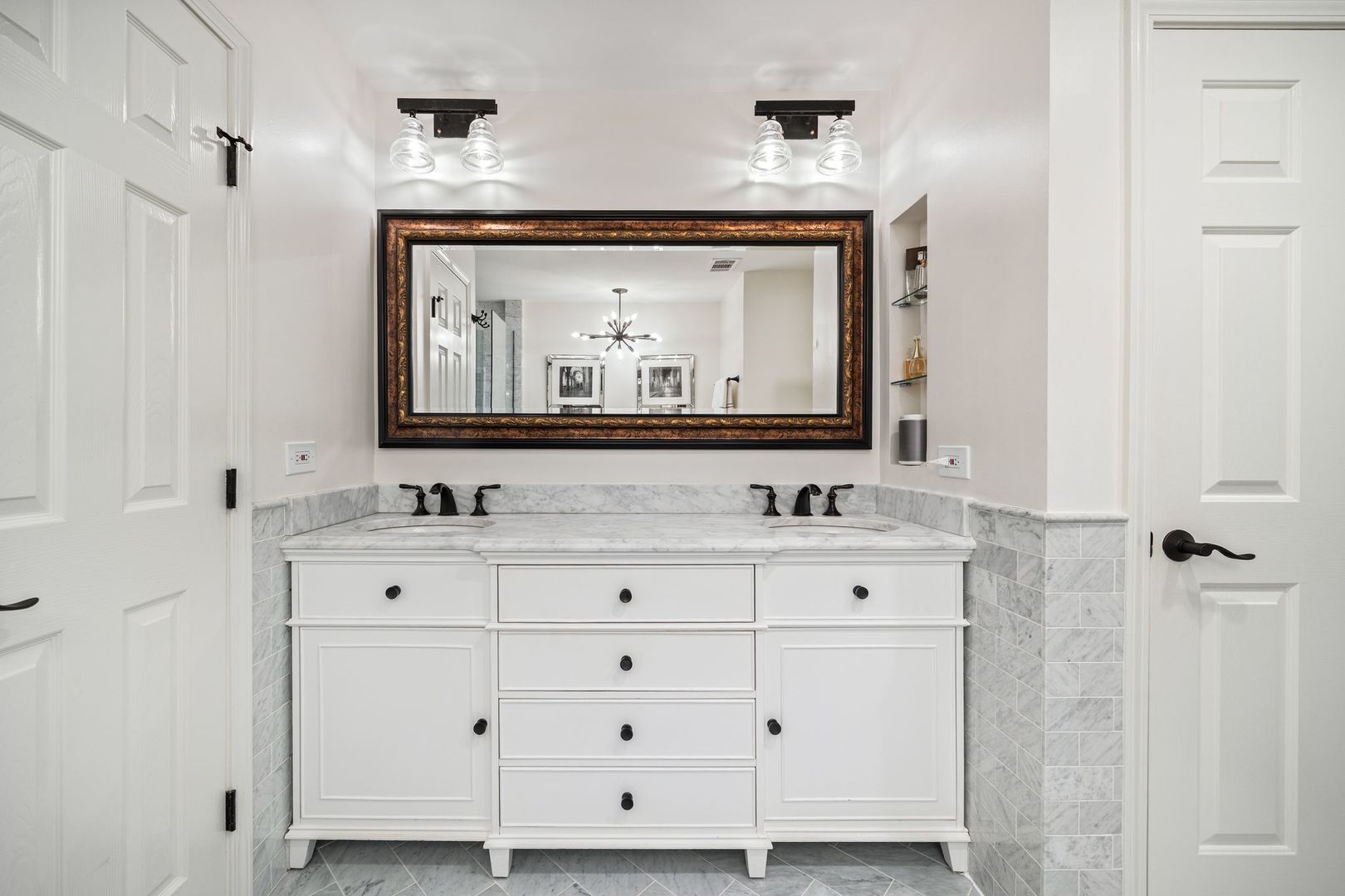 2030 N Sedgwick Street Unit: J