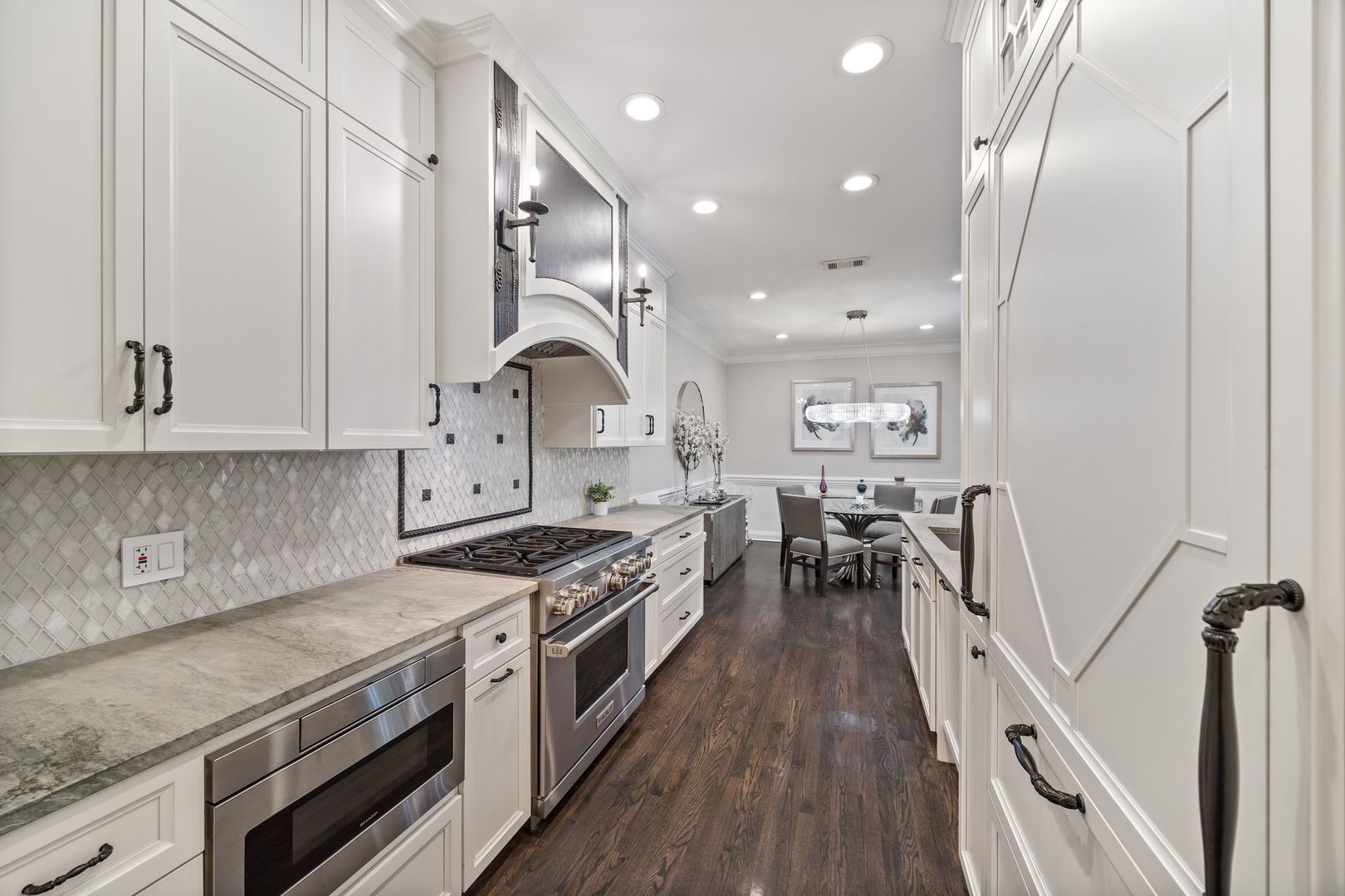 2030 N Sedgwick Street Unit: J