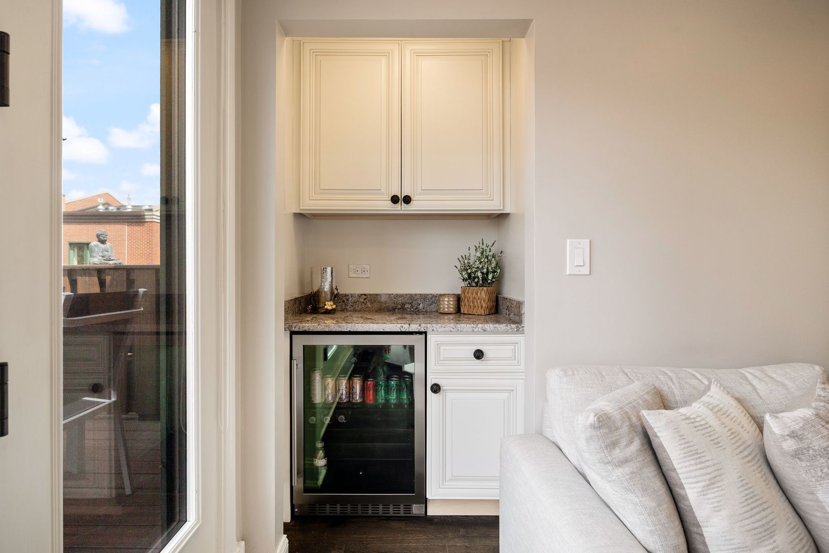 2030 N Sedgwick Street Unit: J