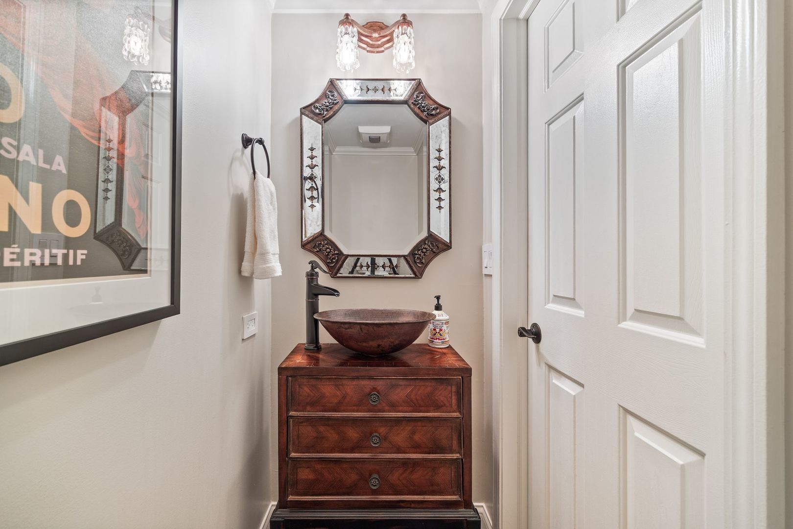 2030 N Sedgwick Street Unit: J