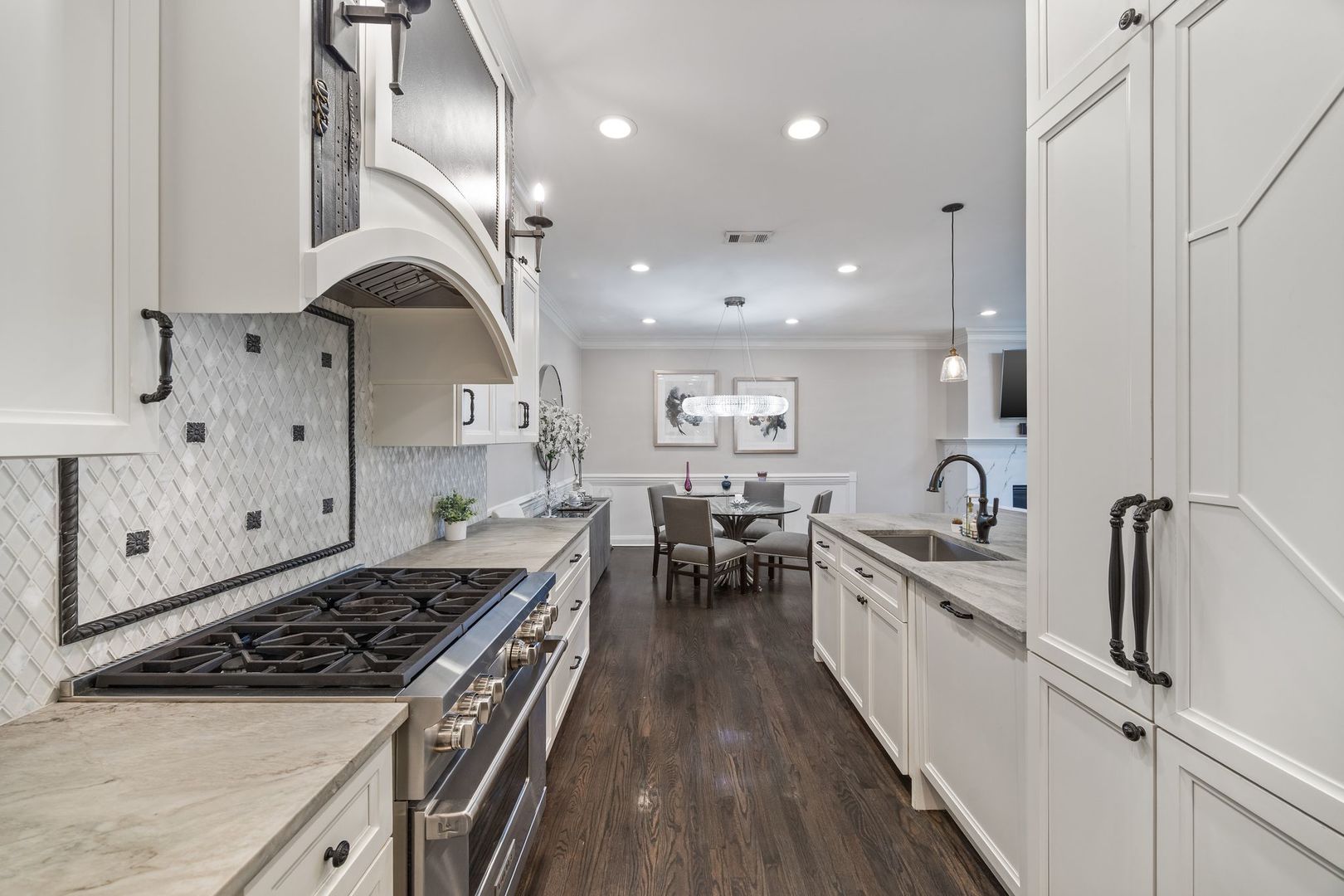 2030 N Sedgwick Street Unit: J