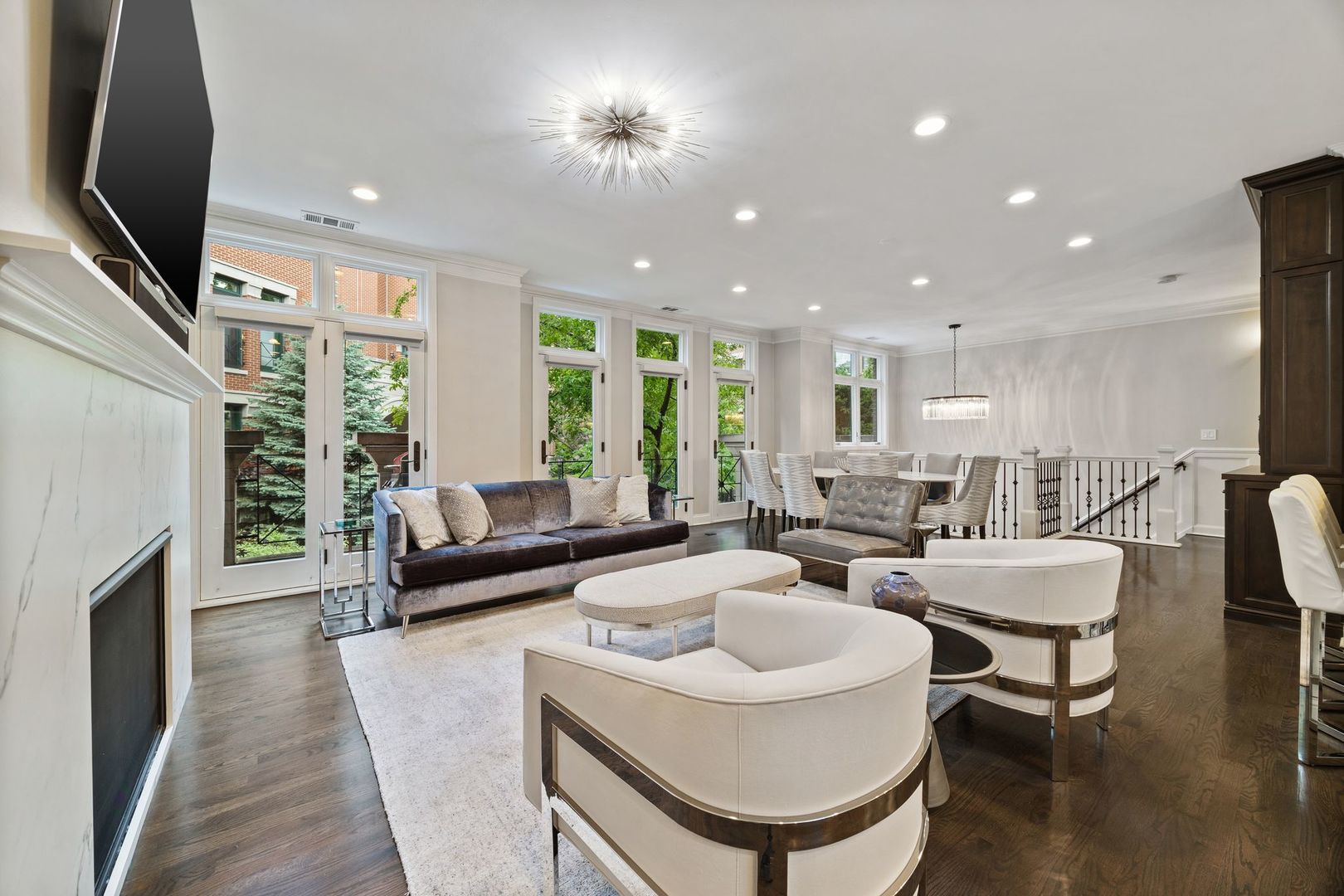 2030 N Sedgwick Street Unit: J